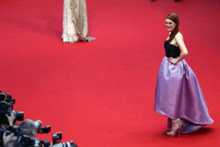 Julianne Moore feet photo thumbnail