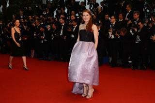 Julianne Moore feet photo thumbnail