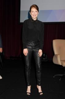 Julianne Moore feet photo thumbnail