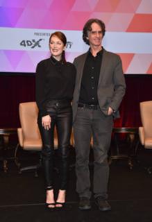 Julianne Moore feet photo thumbnail