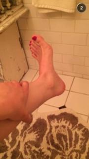 Brittani Taylor feet photo thumbnail