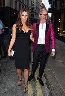 Elizabeth Hurley feet photo thumbnail