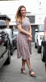 Kelly Brook feet photo thumbnail