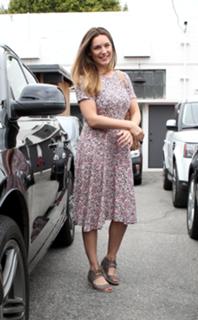 Kelly Brook feet photo thumbnail