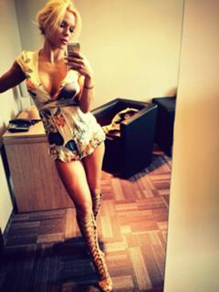 Dorota Rabczewska feet photo thumbnail