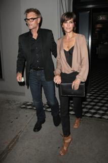 Lisa Rinna feet photo thumbnail