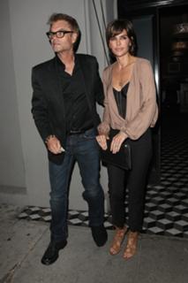 Lisa Rinna feet photo thumbnail