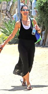 Sandra Bullock feet photo thumbnail