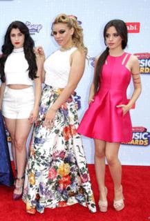 Camila Cabello feet photo thumbnail