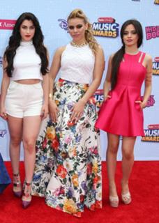 Camila Cabello feet photo thumbnail