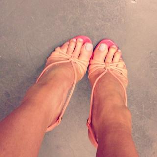 Lisa Snowdon feet photo thumbnail