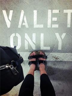 Tia Mowry feet photo thumbnail