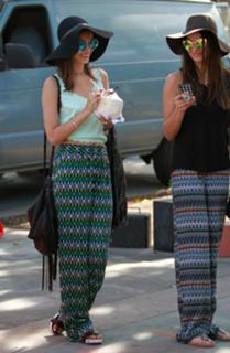 Victoria Justice feet photo thumbnail