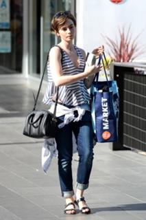Lily Collins feet photo thumbnail