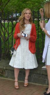 Tara Lipinski feet photo thumbnail