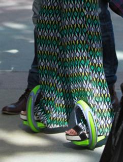 Victoria Justice feet photo thumbnail