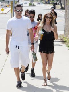 LeAnn Rimes feet photo thumbnail