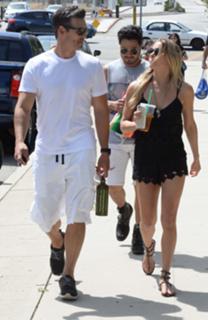 LeAnn Rimes feet photo thumbnail