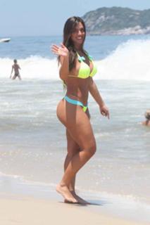 Nicole Bahls feet photo thumbnail
