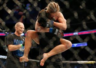 Paige VanZant feet photo thumbnail