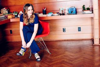 Leighton Meester feet photo thumbnail