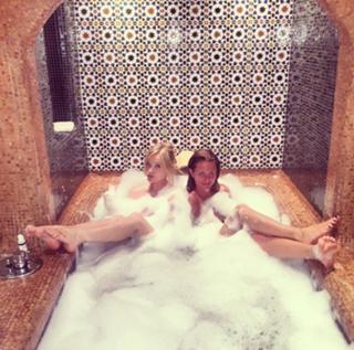Laura Whitmore feet photo thumbnail