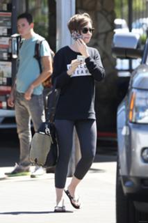Lily Collins feet photo thumbnail