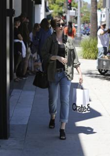 Lily Collins feet photo thumbnail