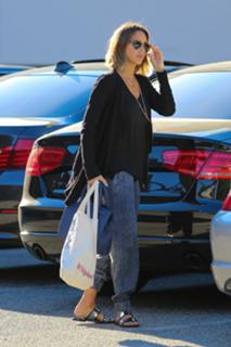 Jessica Alba feet photo thumbnail