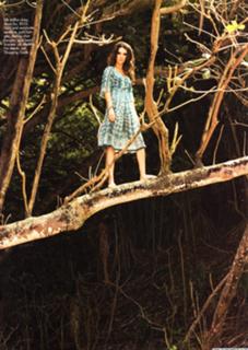 Evangeline Lilly feet photo thumbnail