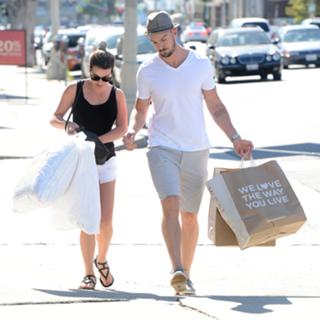 Lea Michele feet photo thumbnail