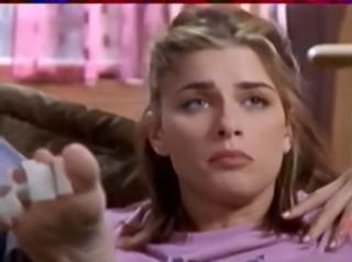 Amanda Peet feet photo thumbnail