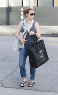 Amy Adams feet photo thumbnail