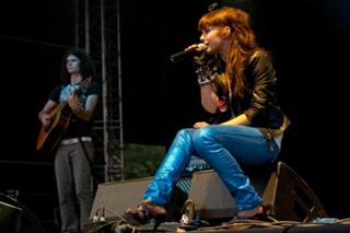 Ewa Farna feet photo thumbnail