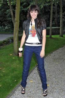 Ewa Farna feet photo thumbnail