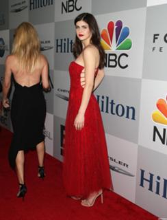 Alexandra Daddario feet photo thumbnail