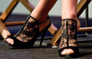 Alexandra Daddario feet photo thumbnail