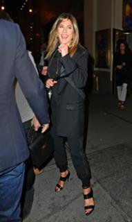 Jennifer Aniston feet photo thumbnail