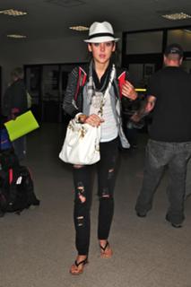Jessica Stroup feet photo thumbnail