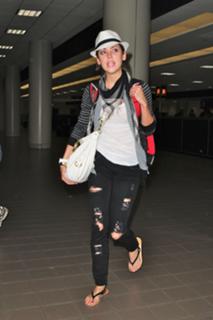 Jessica Stroup feet photo thumbnail