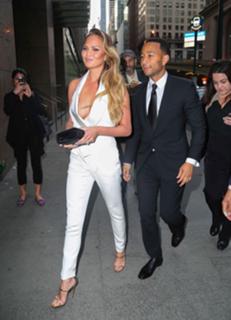 Chrissy Teigen feet photo thumbnail