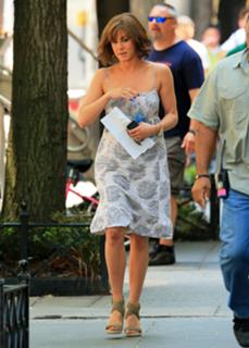 Jennifer Aniston feet photo thumbnail