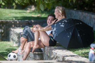 Kate Hudson feet photo thumbnail