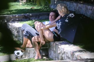 Kate Hudson feet photo thumbnail
