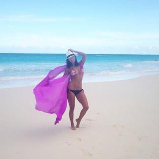 Carmen Villalobos feet photo thumbnail