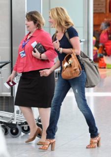 Cat Deeley feet photo thumbnail