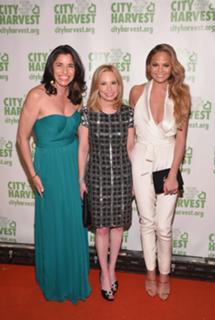 Chrissy Teigen feet photo thumbnail