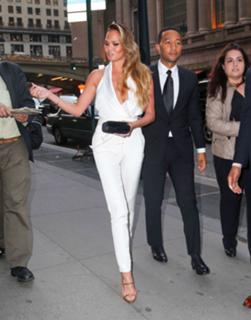 Chrissy Teigen feet photo thumbnail