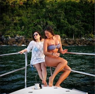 Lívia Andrade feet photo thumbnail