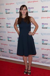 Jennifer Garner feet photo thumbnail